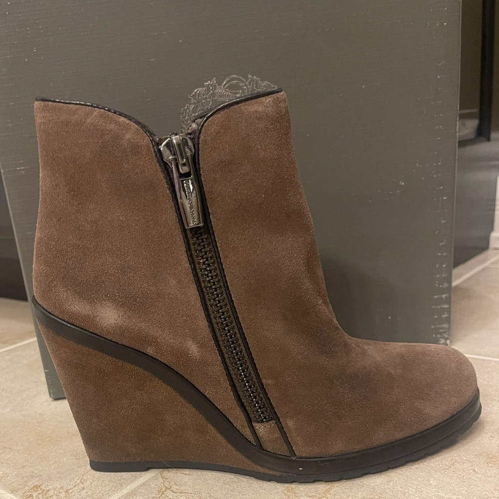 Vince Camuto Women's Tan Suede Wedge Boots - Picture 3 of 5